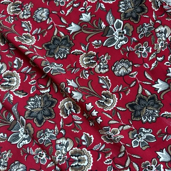 Making the Cut Size Small Season 3 Red Floral Crepe Pleated Wide Leg Pants NWT - Picture 7 of 8